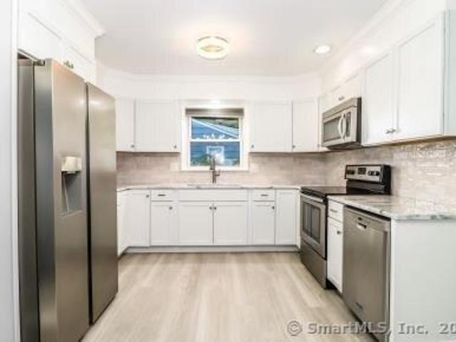 house with 3 bedroom, Danbury CT ES105514447