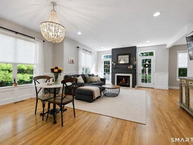 house with 3 bedroom, Danbury CT ES105557607