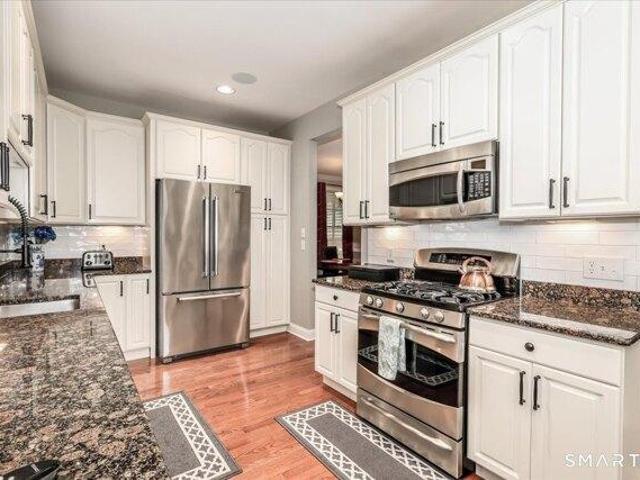 house with 3 bedroom, Danbury CT ES105587778