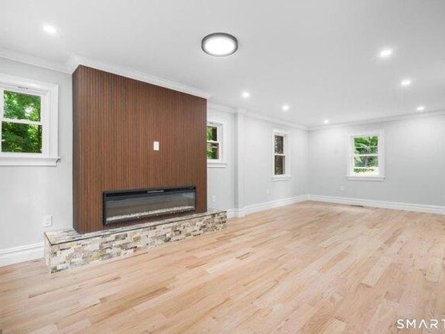 house with 3 bedroom, Danbury CT ES105588094