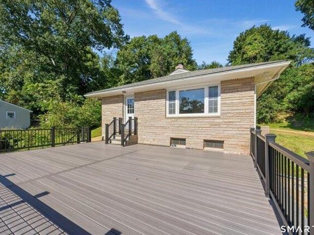 house with 3 bedroom, Danbury CT ES105588542