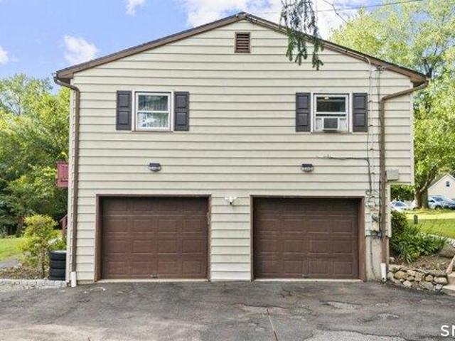 house with 3 bedroom, Danbury CT ES105610103