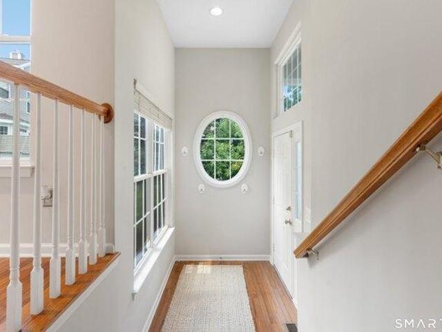 house with 3 bedroom, Danbury CT ES105613608