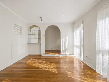 Sunbury, Macedon Ranges, Victoria - Equipped kitchen