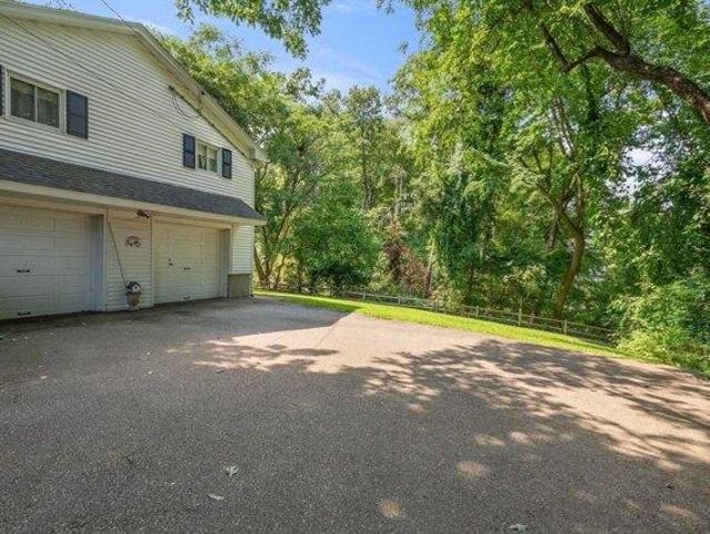 house with 3 bedroom, Dedham MA ES105404447