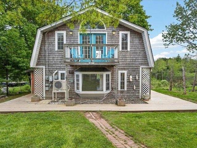 house with 3 bedroom, Deer Isle ME ES105658369