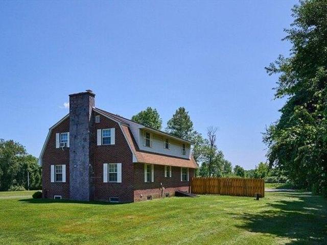house with 3 bedroom, Deerfield MA ES104904124