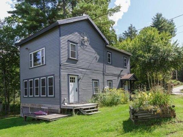 house with 3 bedroom, Deerfield NH ES105514731