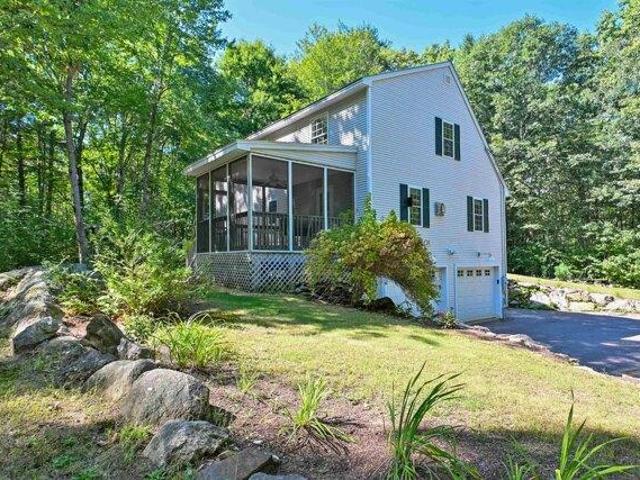 house with 3 bedroom, Deerfield NH ES105557369