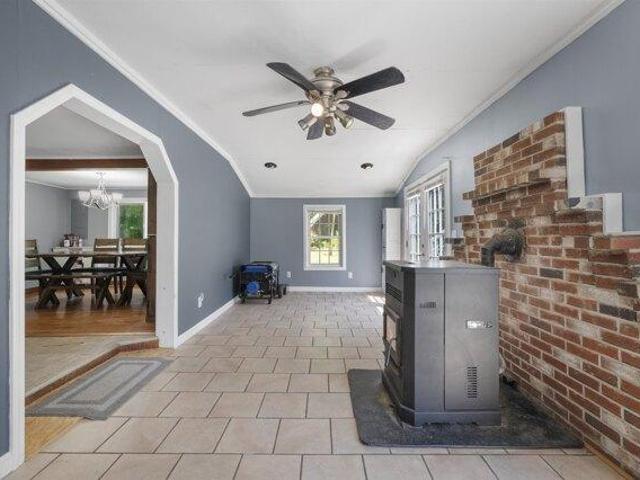 house with 3 bedroom, Deerfield NH ES105560151