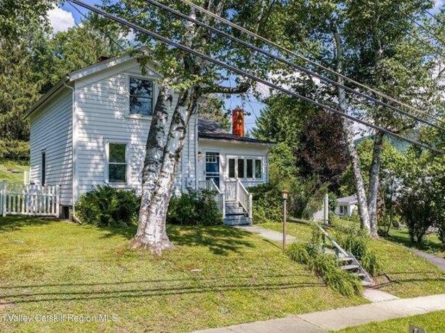 house with 3 bedroom, Delhi NY ES105289345