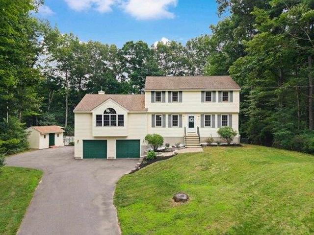 house with 3 bedroom, Derry NH ES104440668