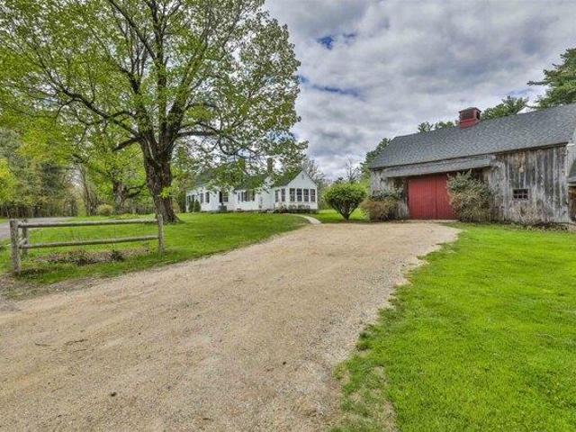 house with 3 bedroom, Derry NH ES104513524