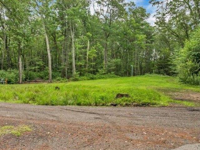 house with 3 bedroom, Derry NH ES105414741