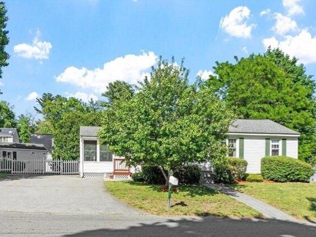 house with 3 bedroom, Dracut MA ES104511018