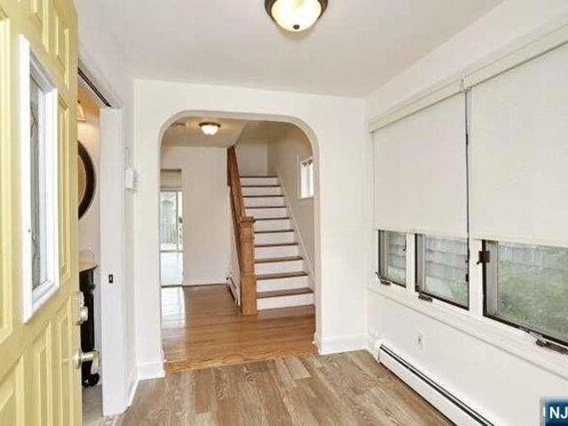 house with 3 bedroom, Dumont NJ ES105633582