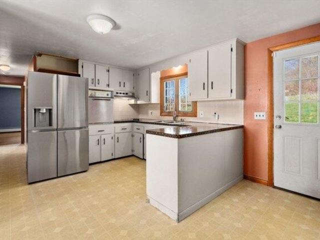 house with 3 bedroom, Dudley MA ES105331093