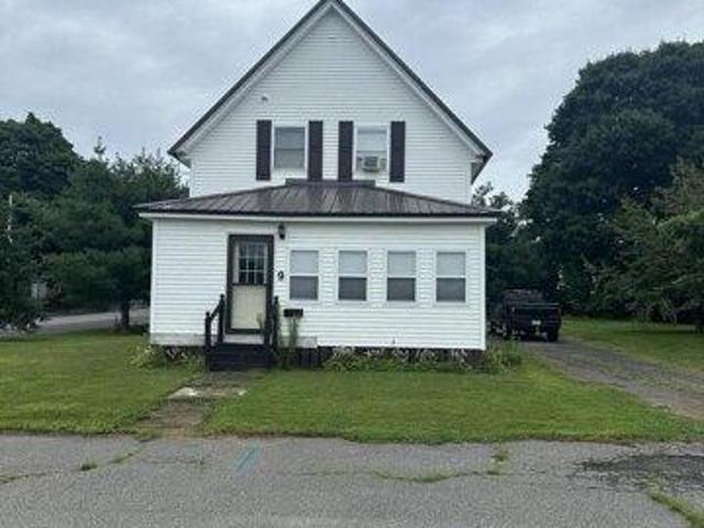 house with 3 bedroom, East Millinocket ME ES105661361