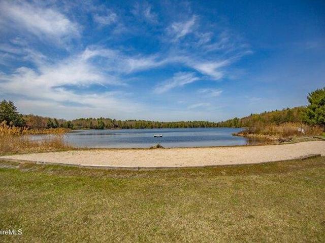 house with 3 bedroom, East Otis MA ES105415035
