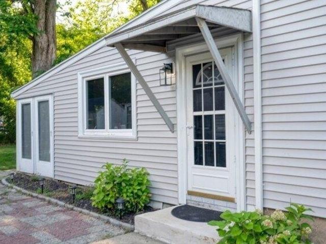 house with 3 bedroom, East Bridgewater MA ES105512966