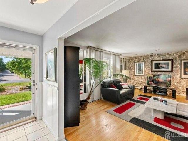 house with 3 bedroom, East Brunswick NJ ES105290938