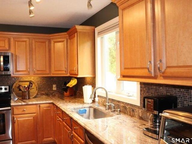 house with 3 bedroom, East Granby CT ES105423472
