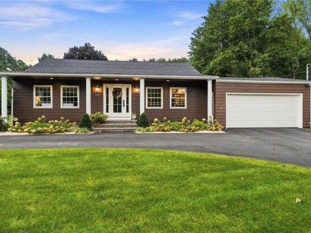 house with 3 bedroom, East Greenwich RI ES105516509