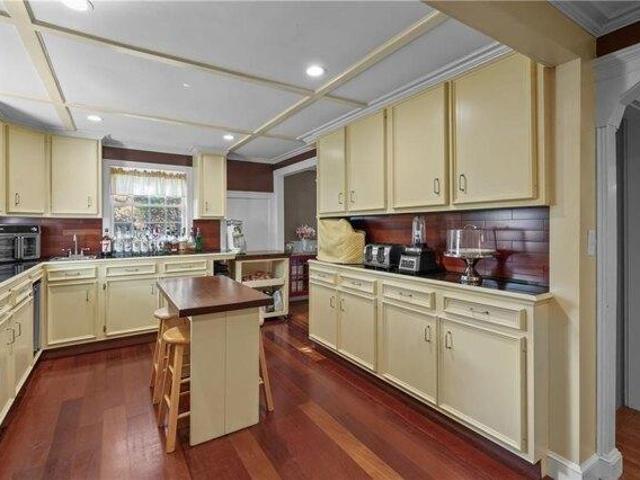 house with 3 bedroom, East Greenwich RI ES105679730