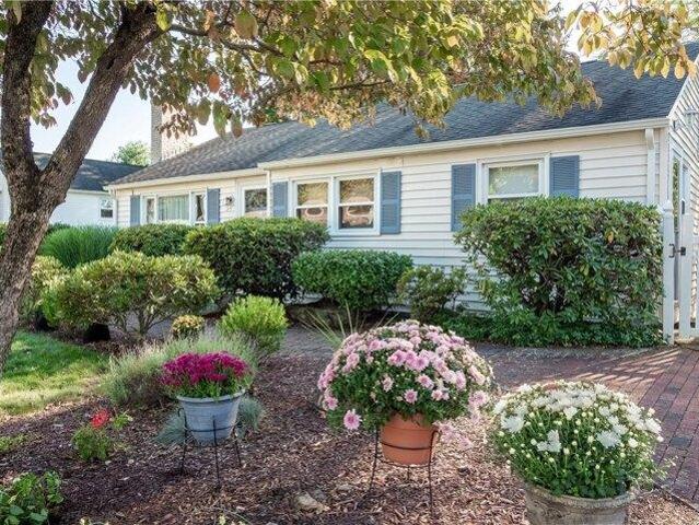 house with 3 bedroom, East Greenwich RI ES105769436