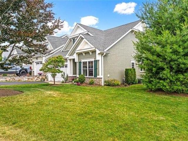 house with 3 bedroom, East Greenwich RI ES105770247
