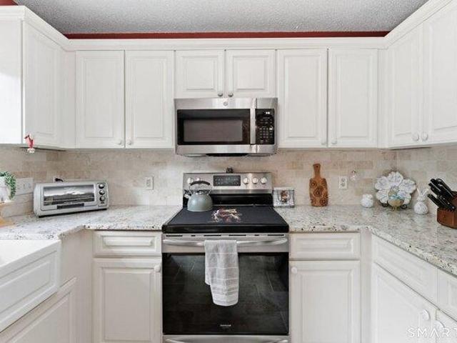 house with 3 bedroom, East Hampton CT ES105551678
