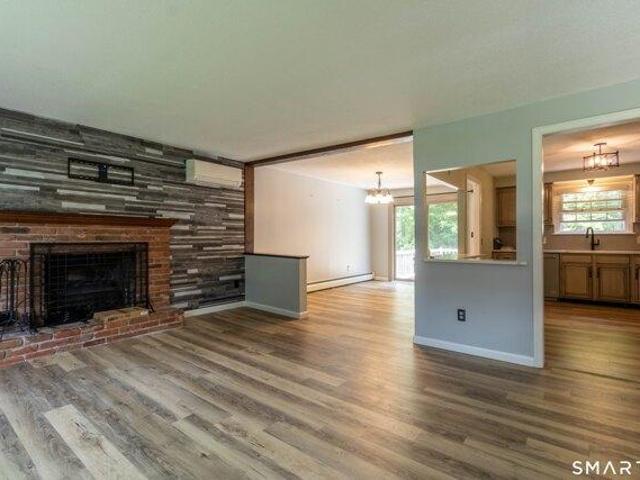 house with 3 bedroom, East Hampton CT ES105551278