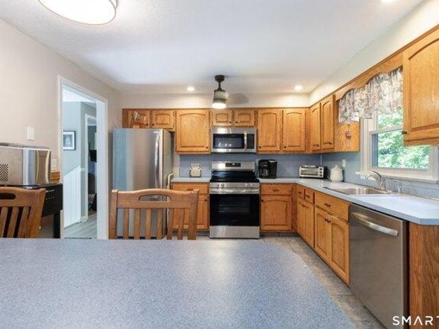 house with 3 bedroom, East Hampton CT ES105559631