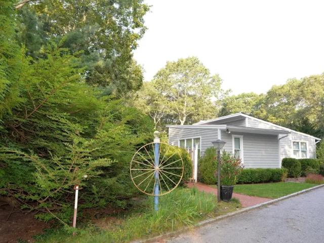 house with 3 bedroom, East Hampton NY ES102715679