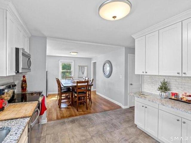 house with 3 bedroom, East Hartford CT ES105549404