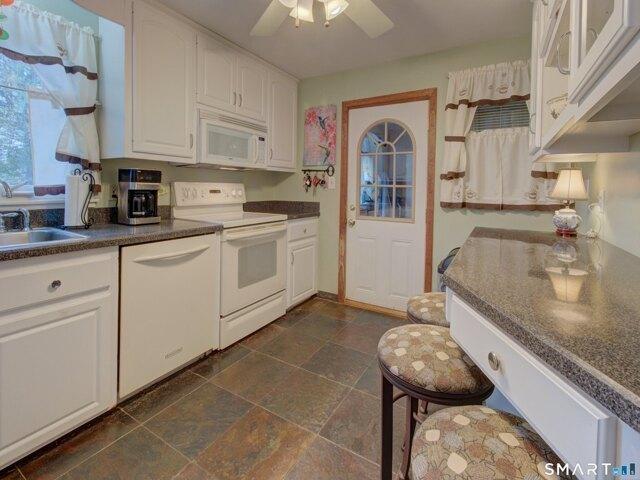 house with 3 bedroom, East Hartford CT ES105590485