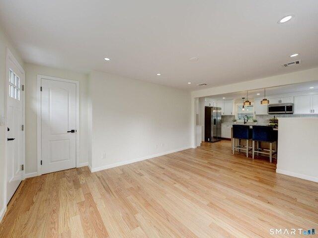 house with 3 bedroom, East Haven CT ES105424703