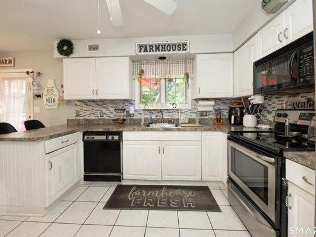 house with 3 bedroom, East Haven CT ES105511911