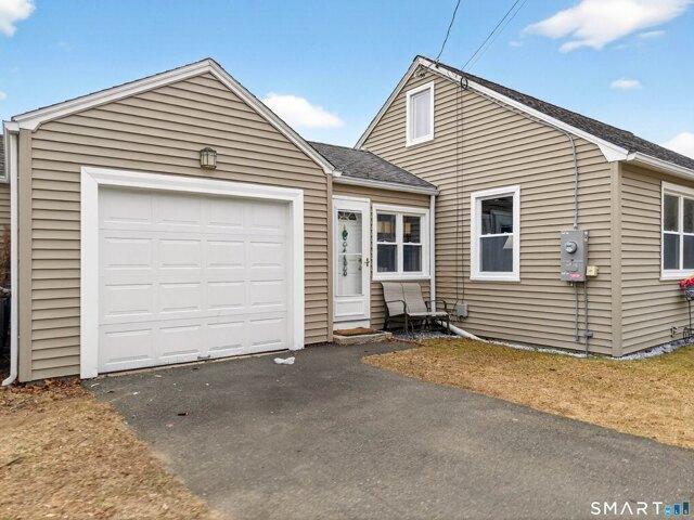 house with 3 bedroom, East Lyme CT ES104789925