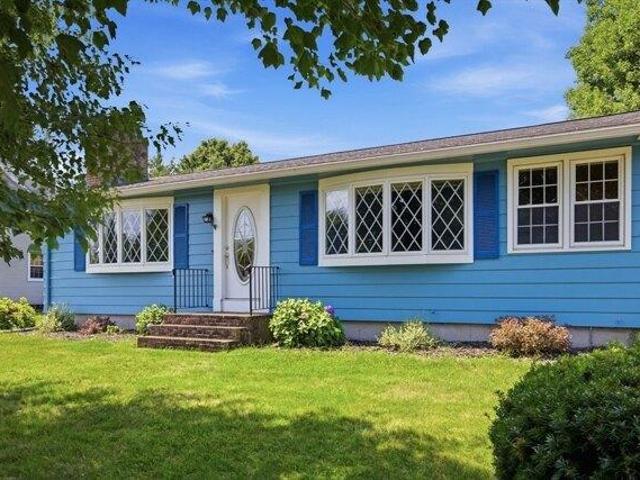 house with 3 bedroom, East Longmeadow MA ES105257351