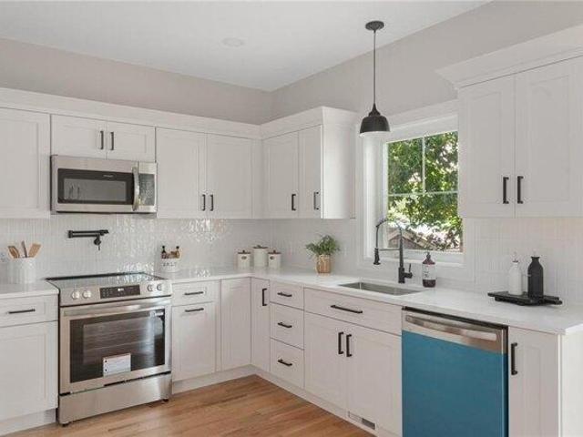 house with 3 bedroom, East Providence RI ES104832272
