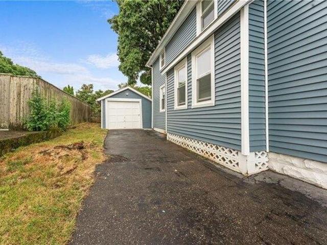 house with 3 bedroom, East Providence RI ES104851412
