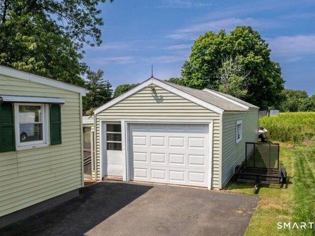 house with 3 bedroom, East Windsor CT ES105535167