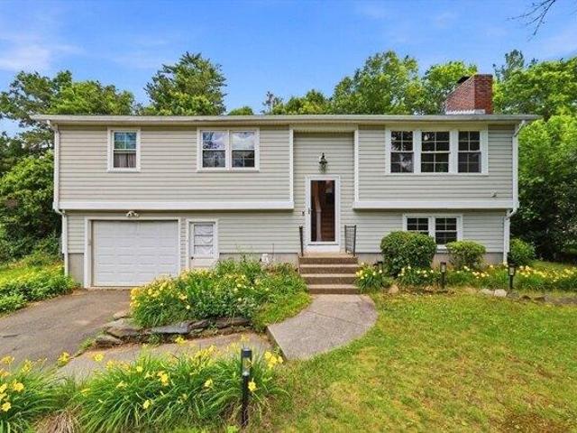 house with 3 bedroom, Easthampton MA ES104543914