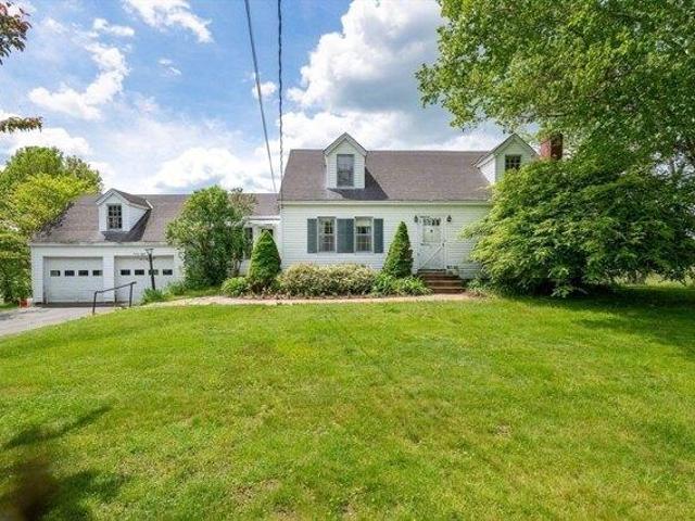 house with 3 bedroom, Easthampton MA ES104569398