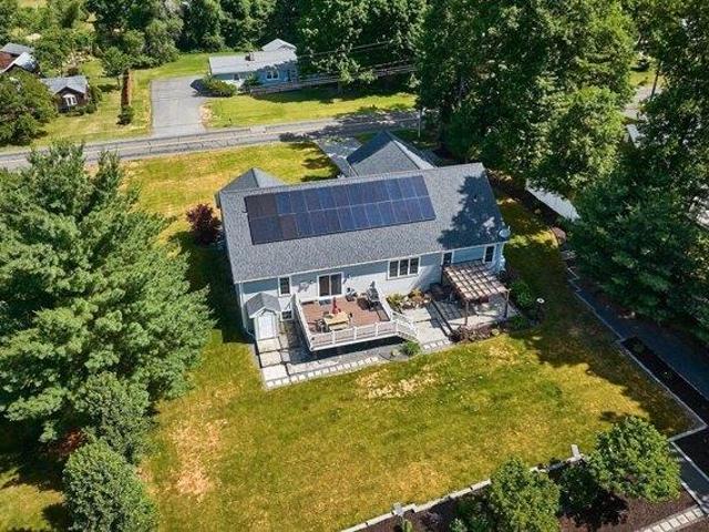 house with 3 bedroom, Easthampton MA ES104607130