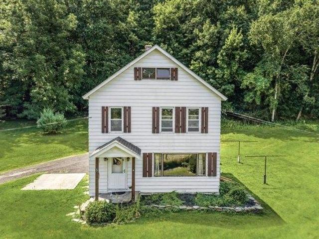 house with 3 bedroom, Easthampton MA ES105383717