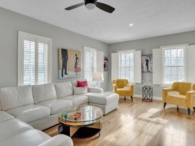 house with 3 bedroom, Easton MA ES105403282