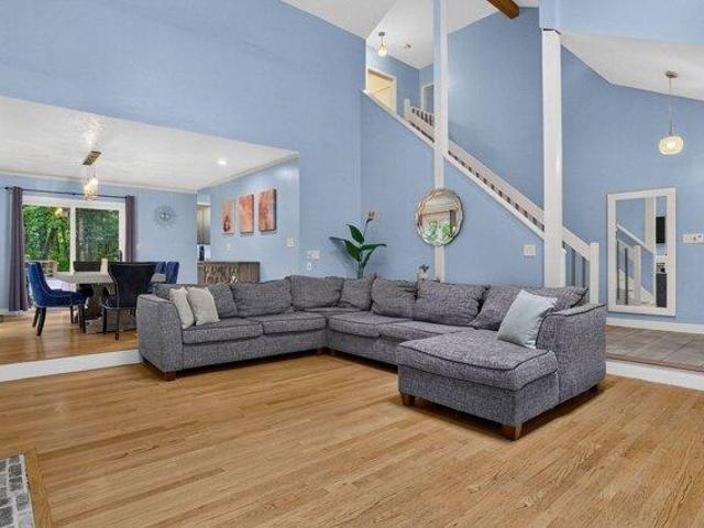 house with 3 bedroom, Easton MA ES105492780