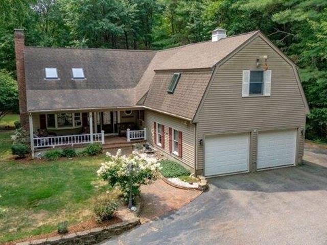 house with 3 bedroom, Easton MA ES105557535
